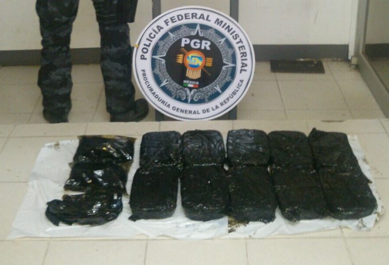Consigna PGR a dos sujetos que transportaban mas de 13 Kg de metanfetamina
