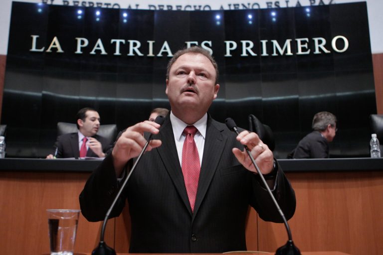 Ernesto Gándara no debe contender por otro partido