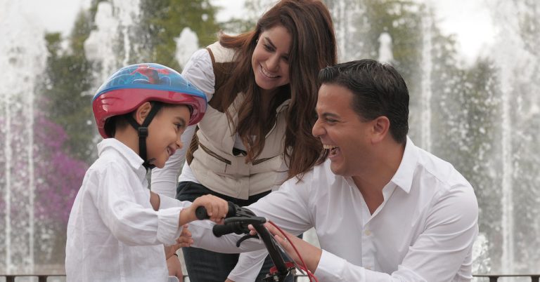 Soy político, pero soy hombre de familia: Damián Zepeda