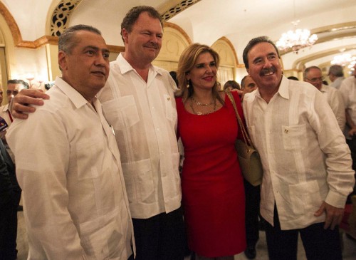 El Borrego se queda en el PRI; Claudia va con todo