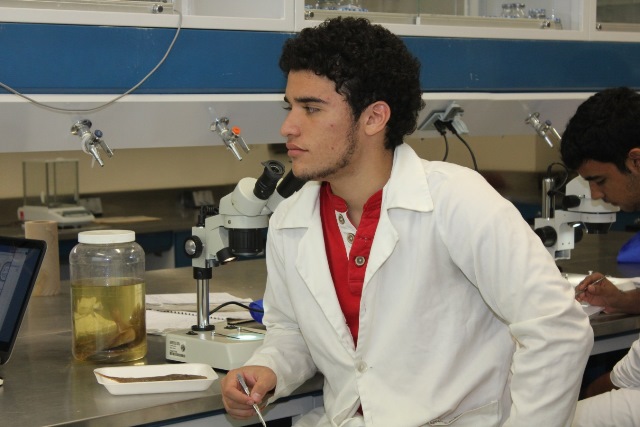 Alumno de Cecytes gana medalla de oro en Olimpiada Nacional de Biología