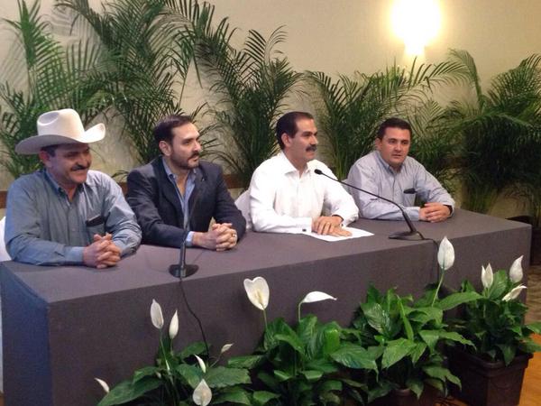 Padrés y hermanos hacen públicos sus bienes en espera de que WSJ publique reportaje