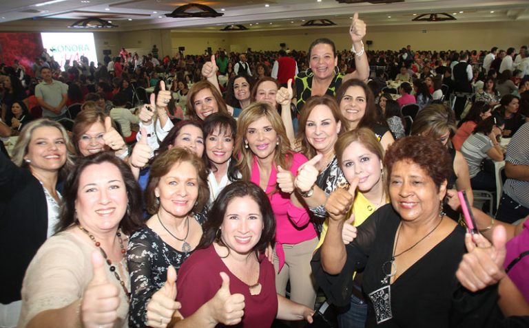Mujeres se la juegan con Claudia Pavlovich