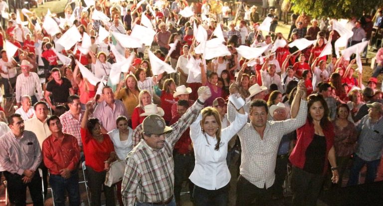 Respaldan a Claudia Pavlovich en La Colorada