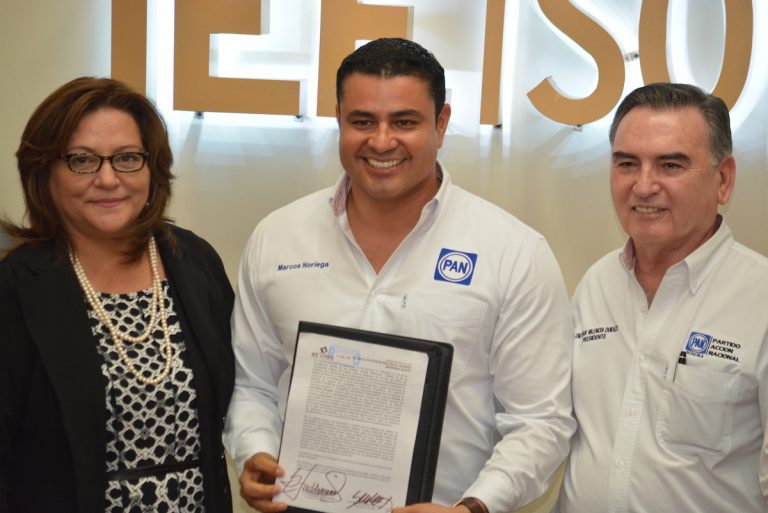 Registra Marcos Noriega su candidatura ante el IEE