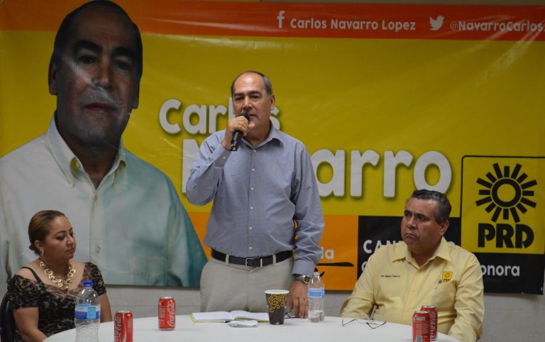 Carlos Navarro lleva sus propuestas al Puerto de Guaymas