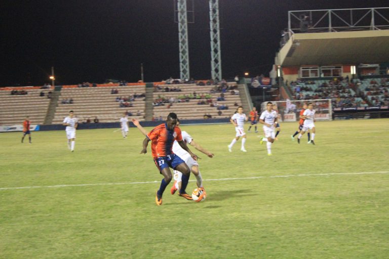Noche de Locura para Cimarrones