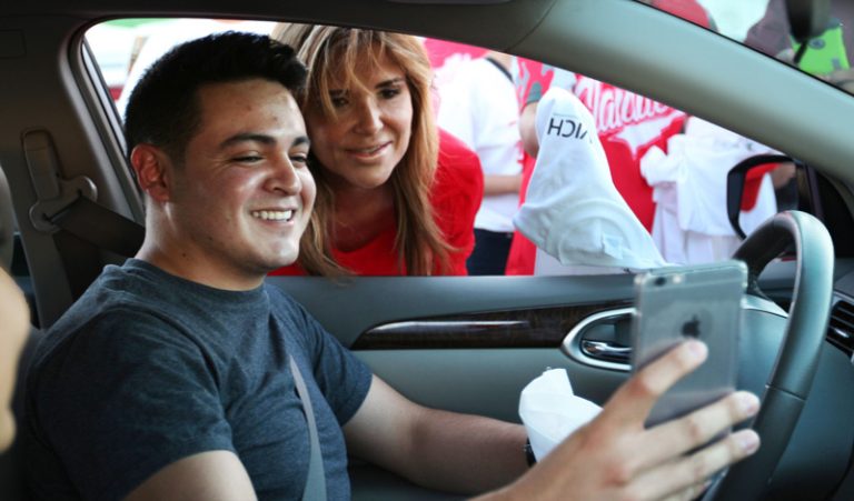 Ofrece Claudia Pavlovich información útil a vacacionistas