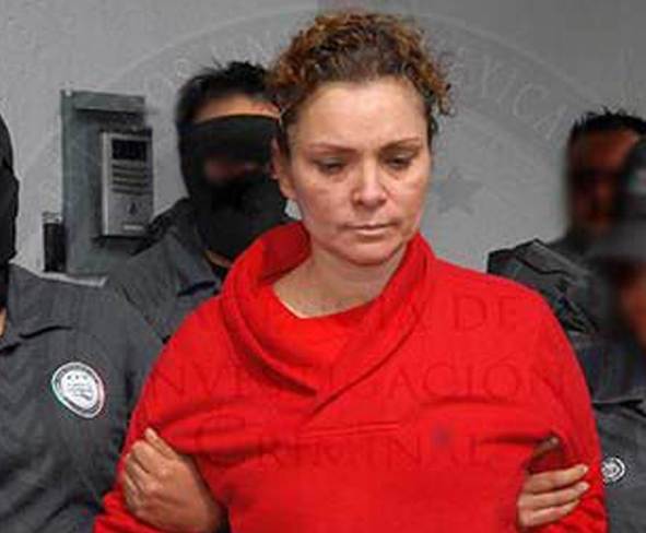 Revocan auto de formal prisión a esposa de Abarca; no implica su libertad: PGR