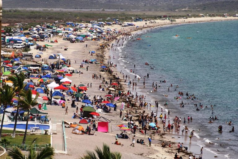 Disfrutan más de 70 mil vacacionistas playas de San Carlos