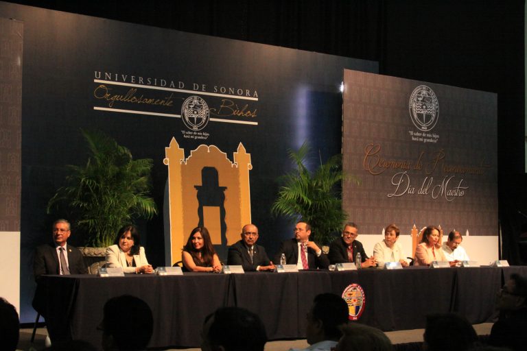 Reconoce UNISÓN a sus maestros.