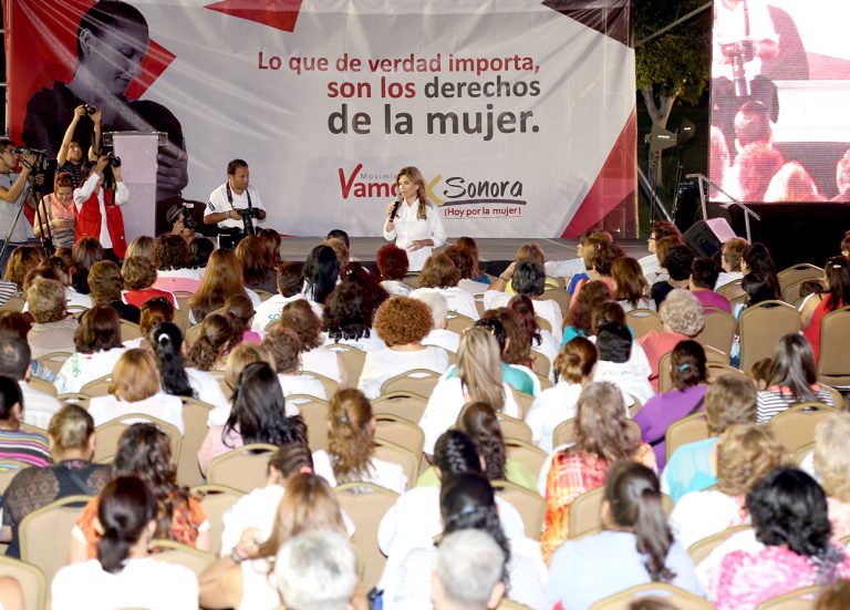 Van mujeres con Claudia Pavlovich, buscan mejor futuro para sus familias
