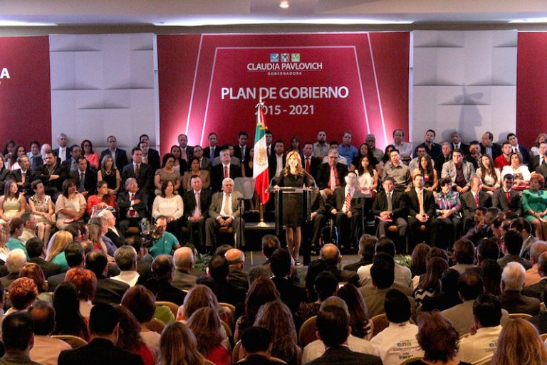 Presentó Claudia Pavlovich Plan de Gobierno 2015-2021