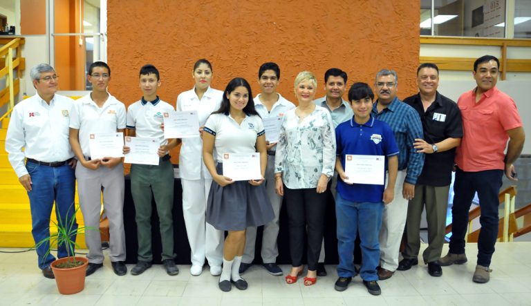 Premian a ganadores del IX Certamen La calle donde vivo