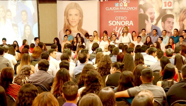 Jóvenes, fuerza del verdadero cambio con educación de calidad: Claudia Pavlovich
