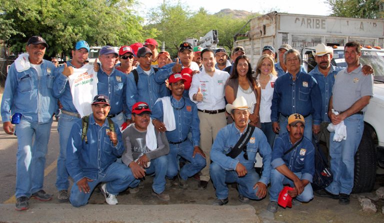 Recibe Maloro Acosta respaldo de empleados municipales