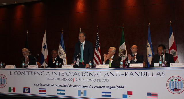 La Embajada de los Estados Unidos inaugura la  Tercera Conferencia Anual Antipandillas en  la Ciudad de México, D.F.