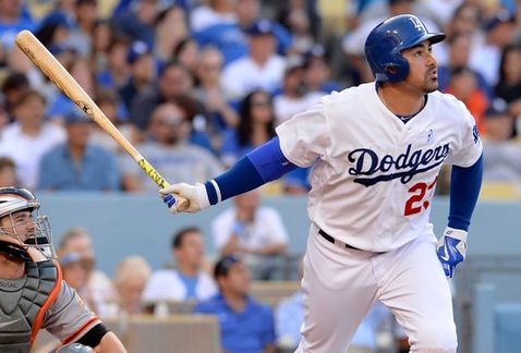 Un ‘Titán’ intratable; González y Dodgers apalean a Gigantes