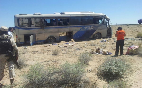 Muere niña de 4 años en volcadura de autobus