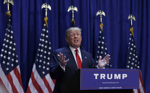 El empresario Donald Trump anunció sus intenciones de competir por la candidatura republicana este martes desde uno de sus edificios ubicados en Nueva York. El magnate, cuya fortuna se calcula en 9,200 millones de dólares (cerca de 142,000 millones de pesos) según Bloomberg, dice que de ser elegido se enfocará en el crecimiento económico de Estados Unidos.