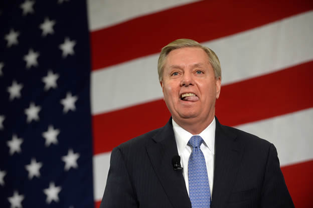 Graham se sumó a la campaña republicana el 1 de junio de 2015, con lo que se convirtió en el noveno aspirante del partido por la presidencia. El exsenador se especializa en temas internacionales y fue uno de los promotores de la Ley Patriota, que fue promulgada en octubre de 2001 y que busca ampliar la capacidad de Estados Unidos en el combate al terrorismo.