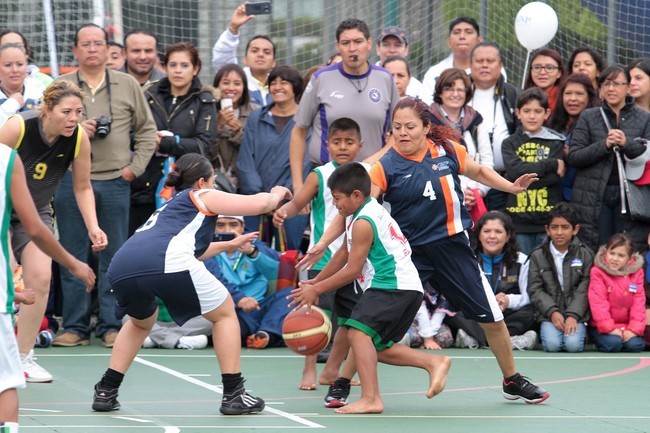 Niños triqui rumbo a la Copa Barcelona 2015