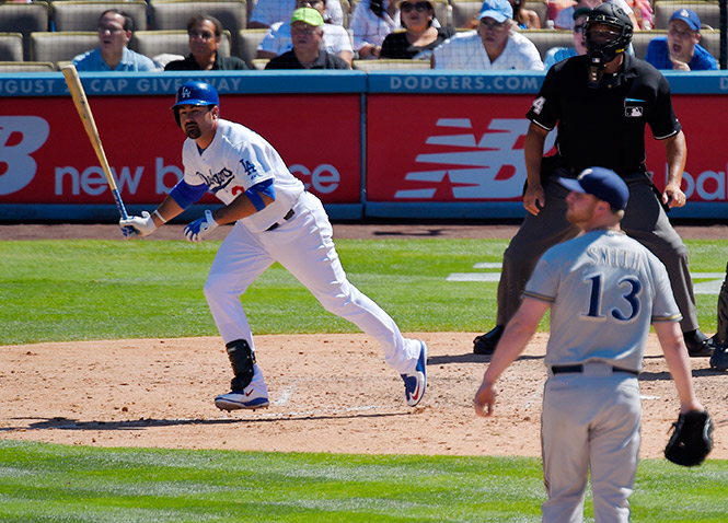 Adrián González conecta cuadrangular en triunfo de los Dodgers