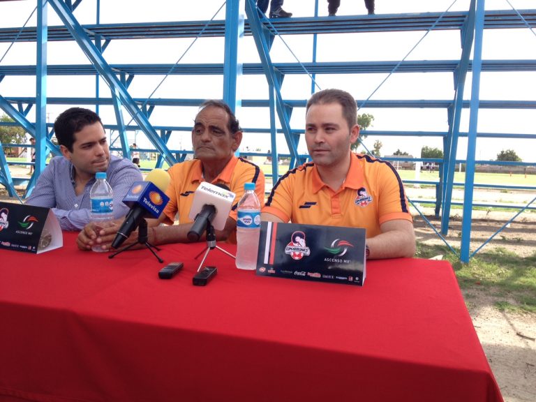 presentación del entrenador de Cimarrones FC Segunda División