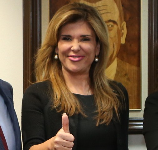 Claudia no ha parado; Padrés, como la muñeca fea