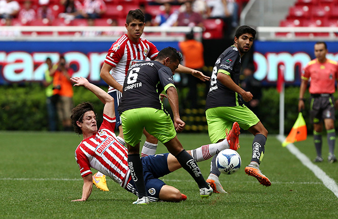 Inicio victorioso de Chivas en la copa MX; supera 2-0 a Mineros