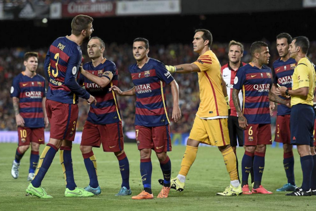 Suspenden a Piqué 4 partidos por insultar al árbitro