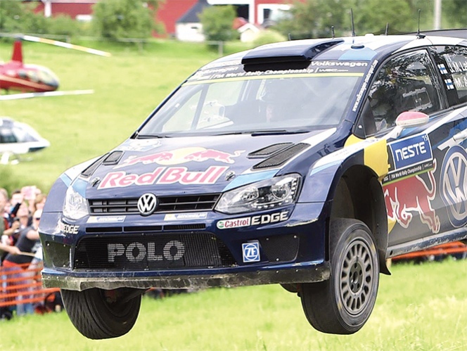 Jari-Matti Latvala, a la cabeza en el Rally de FInlandia