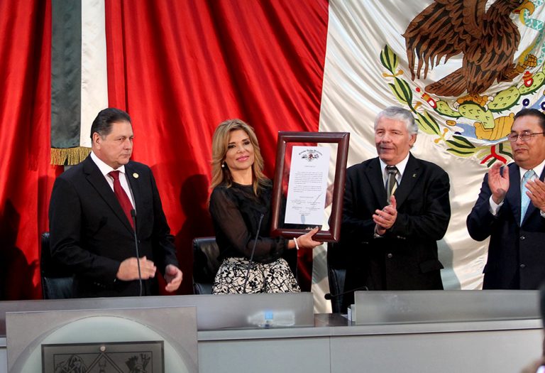 Interesante platica con la gobernadora