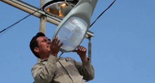 El gran y sucio negocio de la renta de luminarias