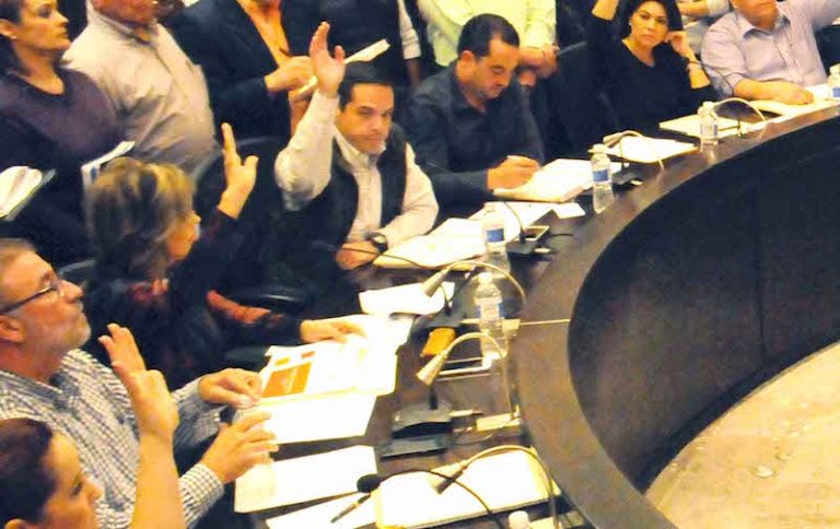 Van por ex funcionarios municipales