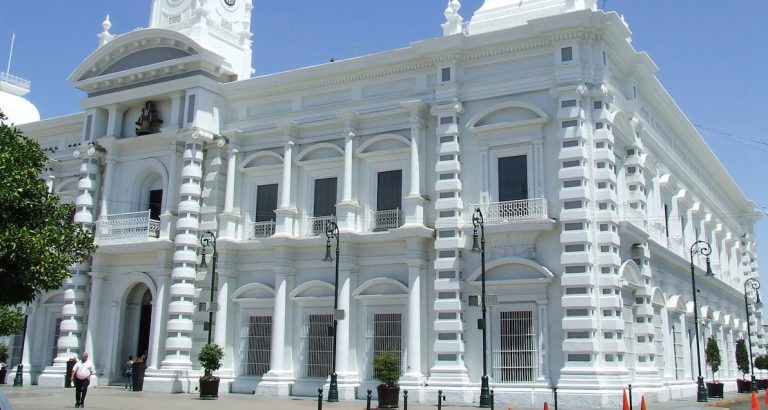 De goles a Claudia y funcionarios apagados