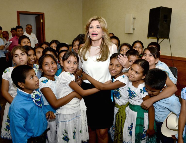 Educación es herramienta para acabar con la desigualdad: Claudia Pavlovich