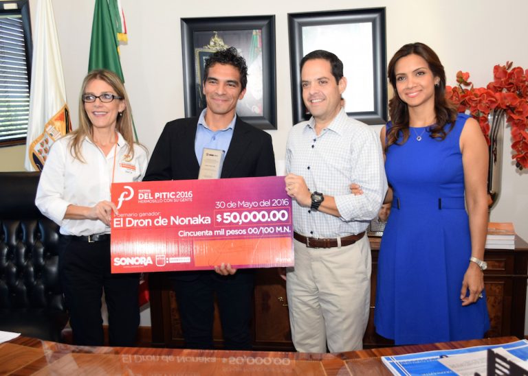 Entrega Maloro Acosta el Premio Nacional de Poesía Alonso Vidal 2015