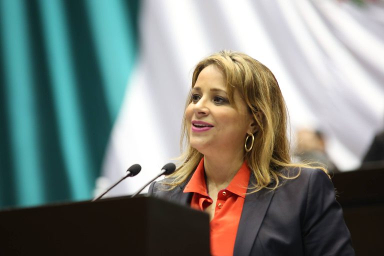 La levedad de Flor Ayala
