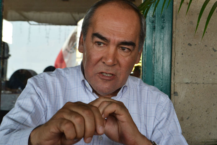 La soberbia le volvió a ganar al Peje: Carlos Navarro
