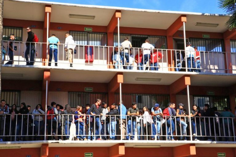 Con gran entusiasmo inician estudiantes sus clases del semestre 2018-1 en los seis campus de la Unison