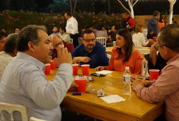 “… ¡Y eso que no has conocido a los Sánchez!”