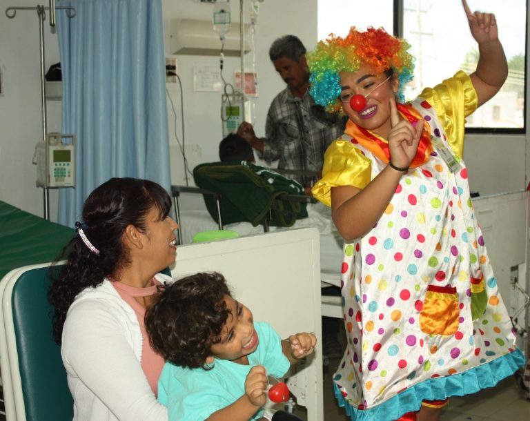 Promueve IMSS Sonora risoterapia entre pacientes