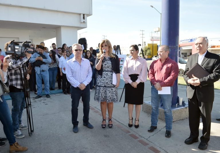 Entrega Gobernadora rehabilitación de camellón y monumento a Don Juan Navarrete y Guerrero