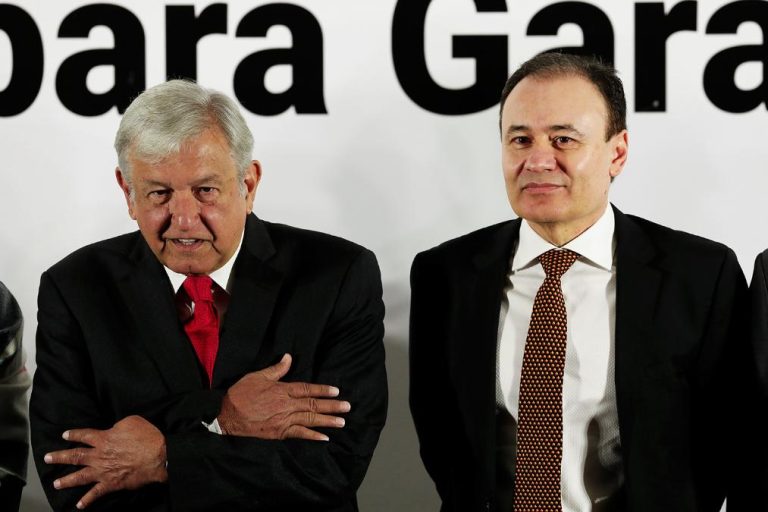 AMLO juega a las escondidas con Durazo