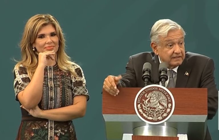 Se acabó el misterio, Claudia Pavlovich Cónsul en Barcelona