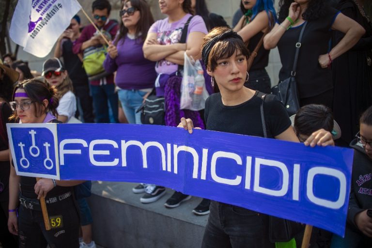 Feminicidios encienden la ira social.