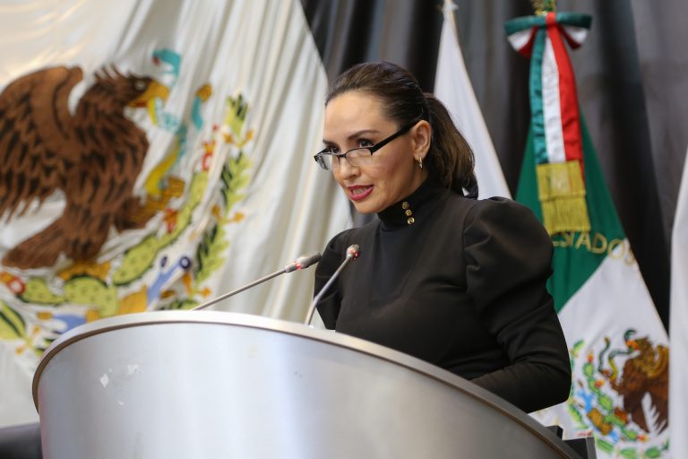 Traza Natalia Rivera ruta crítica para encuentro entre Sociedad y Legisladores