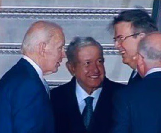 El camino lleva a Ebrard 