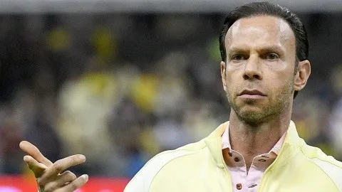 Zague es operado de emergencia